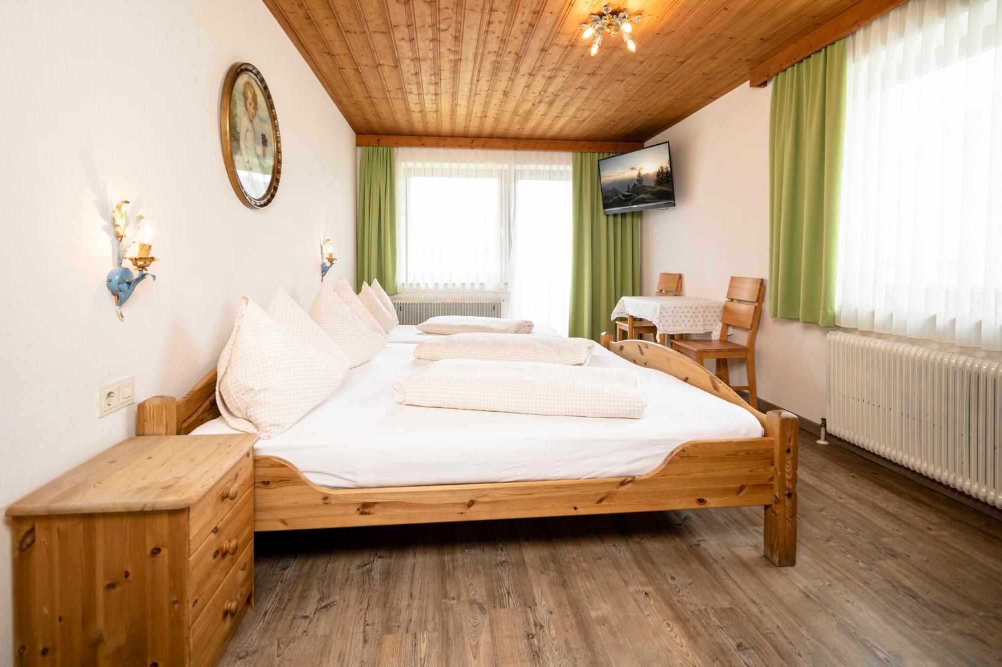 Gasthof Pension Knapp Strass im Zillertal Rom bilde